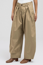 Pleated lightweight pants