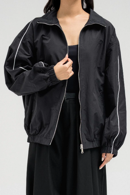 Sporty bomber jacket