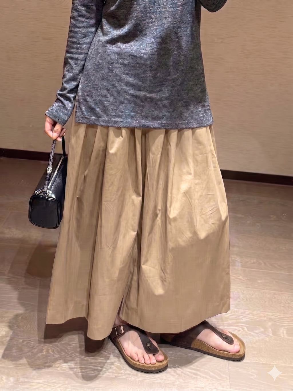 Cropped Leg Pleated Soft Pants Beige